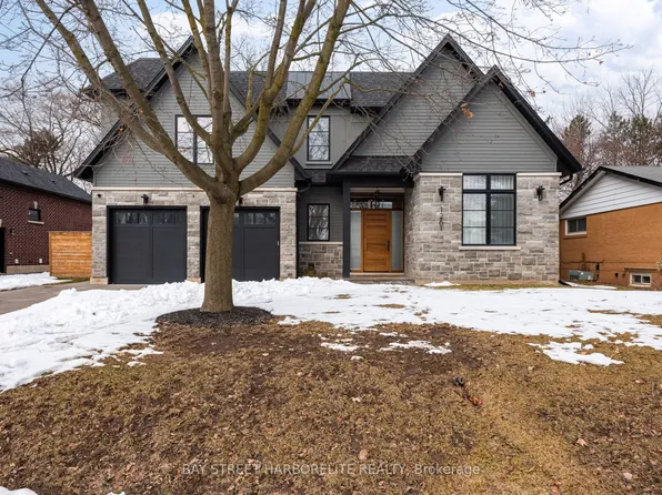 1261 Pinegrove Rd, Oakville, ON L6L 2W8