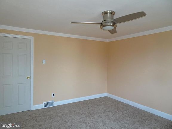 5th image of 1073 W Ashland Ave