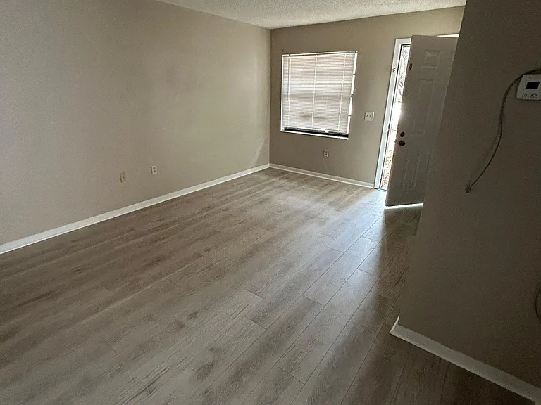 8075 Canterbury St — Photo 14