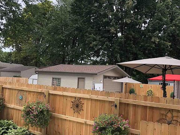 3rd image of 50639 Peggy Ln