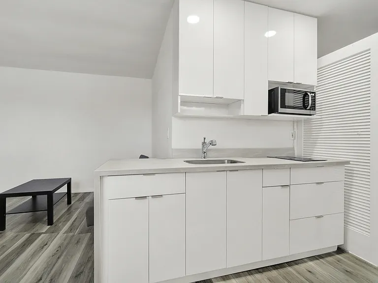7 Salamanca Ave #4 — Photo 5