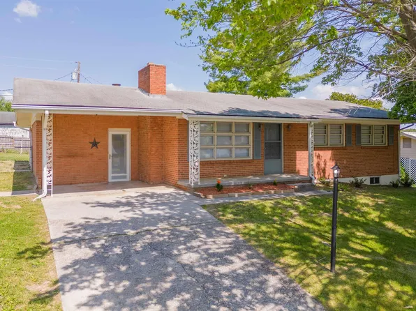 1105 Dillon St, Pulaski, VA 24301