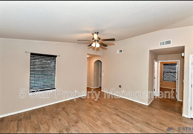 916 Villa Seca Dr — Photo 9