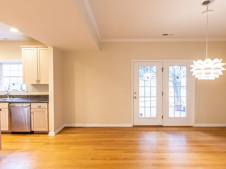 158 Burnet St — Photo 12