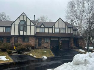 18 Cambridge Dr, Ewing, NJ 08628