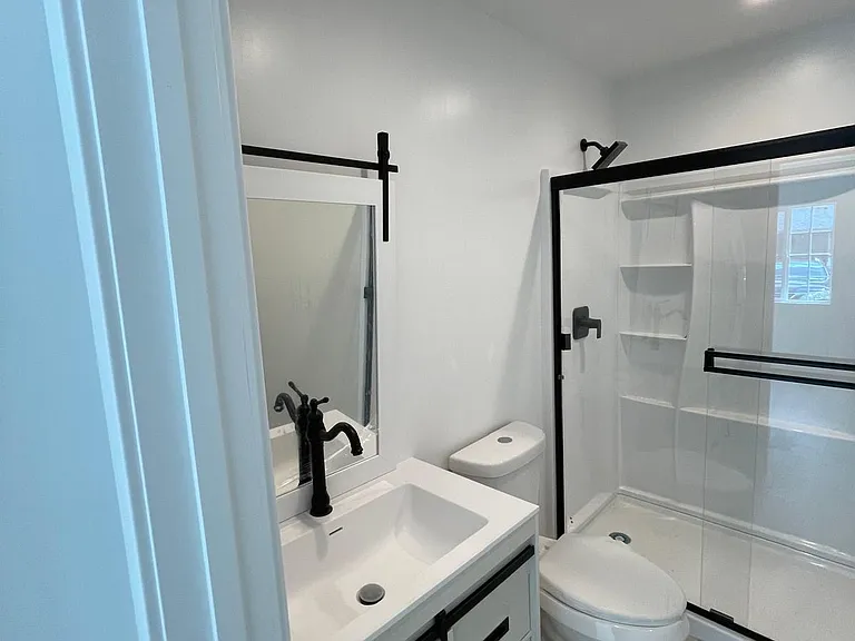 187 W Sidlee St #A — Photo 8