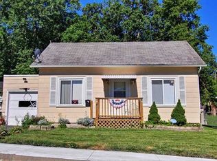 22 Sheridan St, Elgin, IL 60123