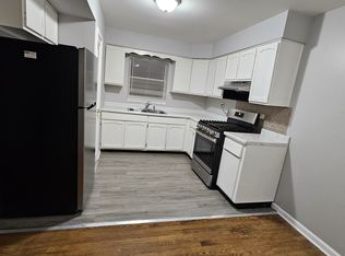 5629 Saint Charles Rd APT 102, Berkeley, IL 60163