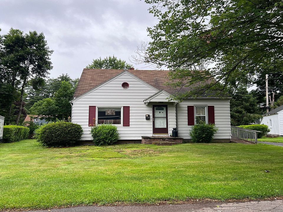 1st image of 32 Dewitt Dr