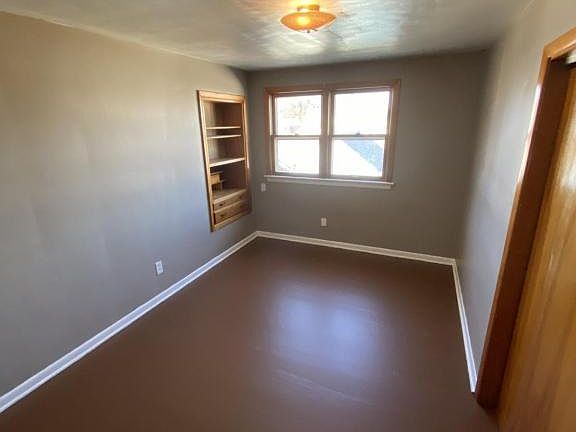 4th image of 836 Marmion Ave