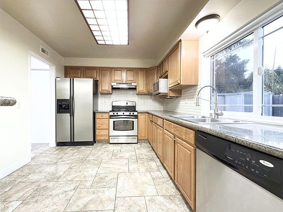 4th image of 3510 Ponderosa Dr