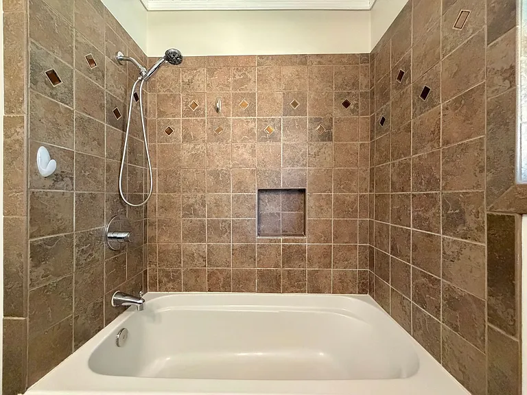 7103 Twin Crest Dr — Photo 28