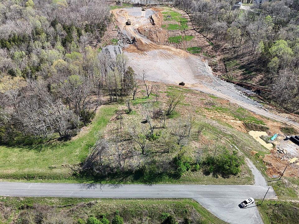 1st image of 6 Whites Bluff Ln