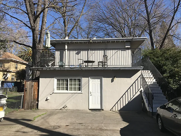 2316 E St #1 — Photo 9