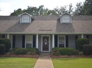 1203 Abbeyville St, Pascagoula, MS 39581