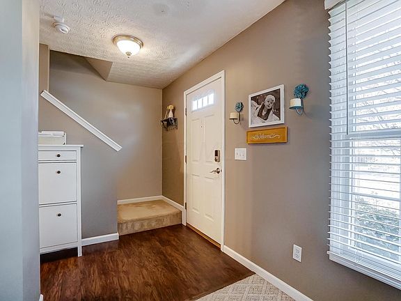 4th image of 4070 Garrard Dr