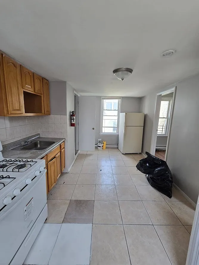 2 bed, $1,395 — Photo 1