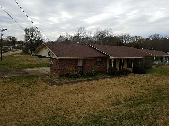 2nd image of 713 Moss Hill Dr