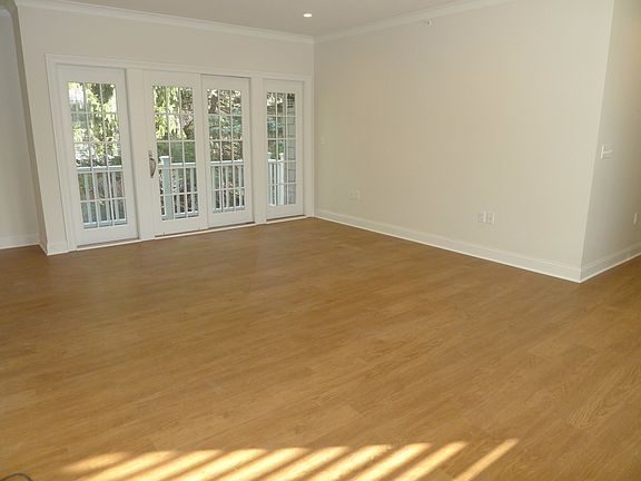 3rd image of 205F Franklin Ave