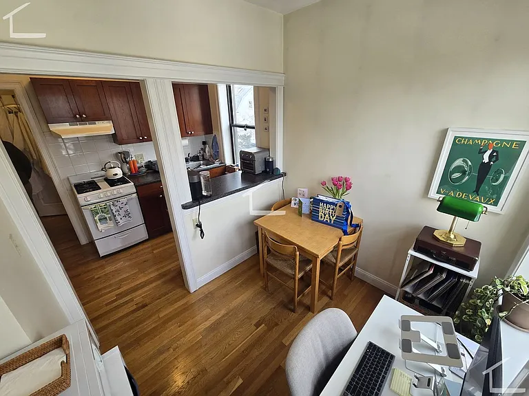 4 Park Vale Ave #8 — Photo 7