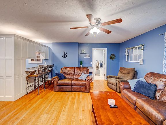 5th image of 100 Poplar Grove Rd