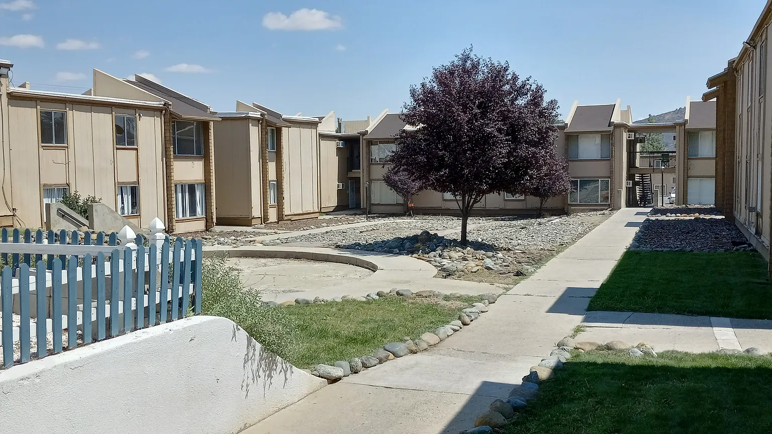 915 W Miner St #2B-1Ba photo 1