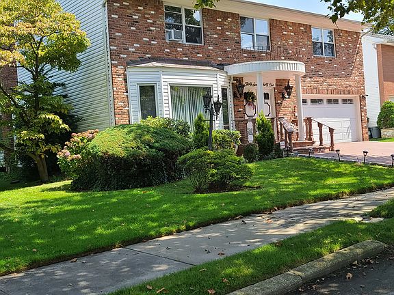 2nd image of 37-31 Regatta Pl #1