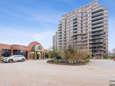 100 Carlyle Dr #9ES, Cliffside Park, NJ, 07010