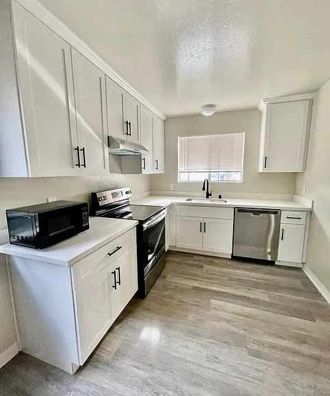 1081 Lakedale Way — Photo 1
