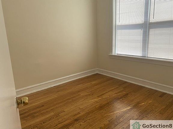 2nd image of 802 N Bishop St APT 3A