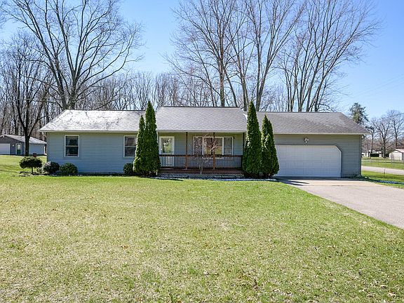 2nd image of 4 Oak Leaf Ln