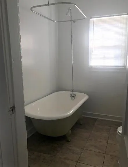 1109 W Clay St — Photo 15
