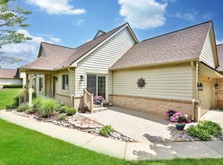 2600 Maple Forest Ct #11, Wixom, MI 48393