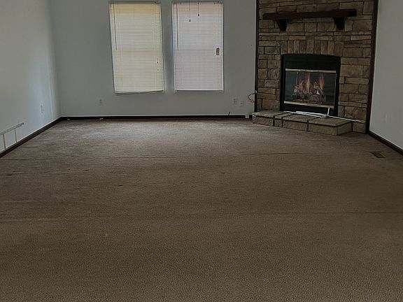 2nd image of 707 W Blythe St