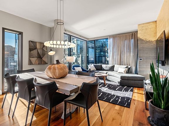 2nd image of 300 Pier 4 Blvd #6M
