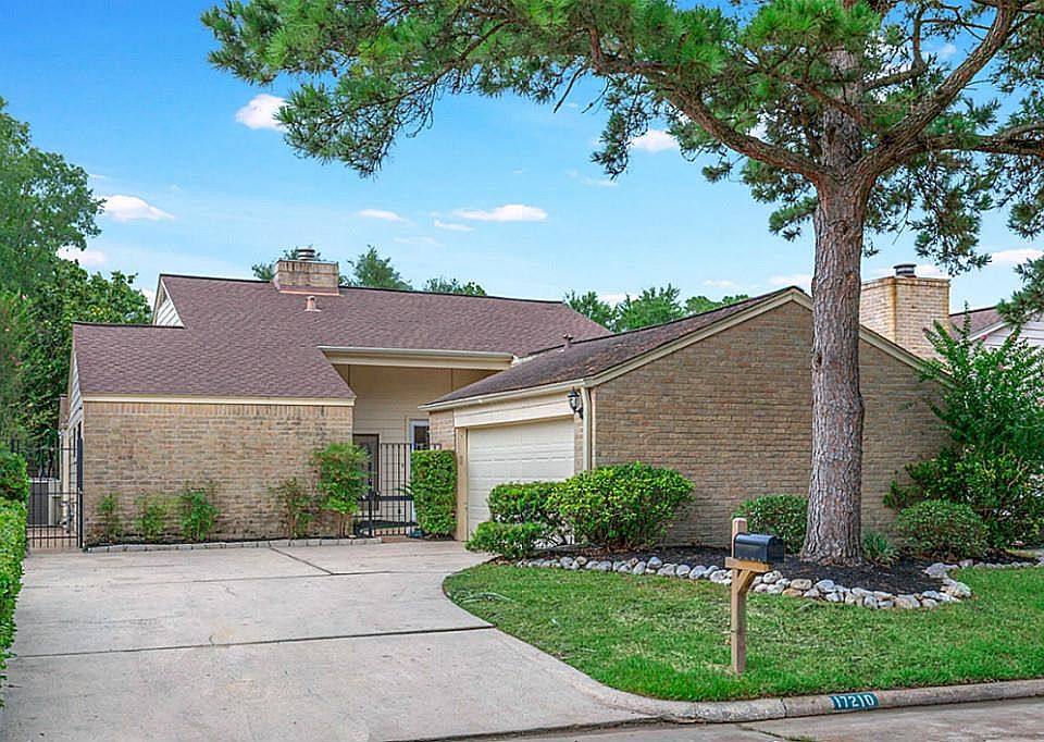1st image of 17210 Meadow Butte Dr