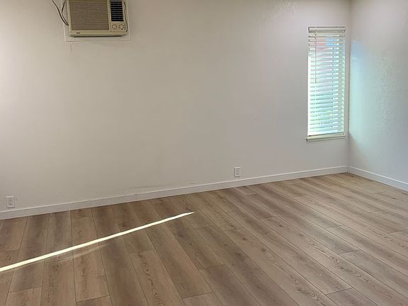 3rd image of 3053 Harbor Blvd