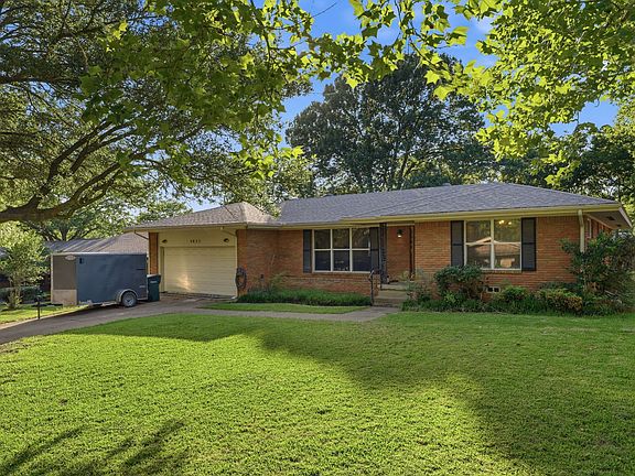 3rd image of 1411 Robin Dr
