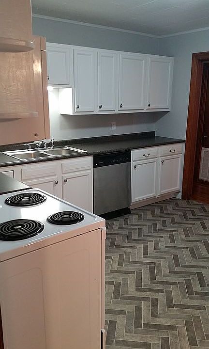 2nd image of 3920 Terry Ln