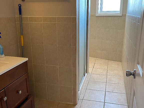 5th image of 17 James St Suite 9