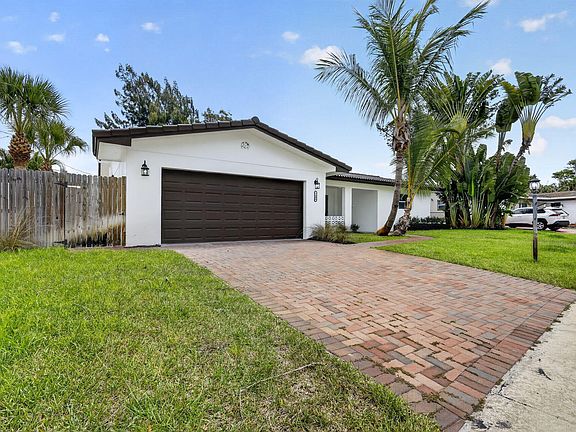 3rd image of 1408 Cochran Drive