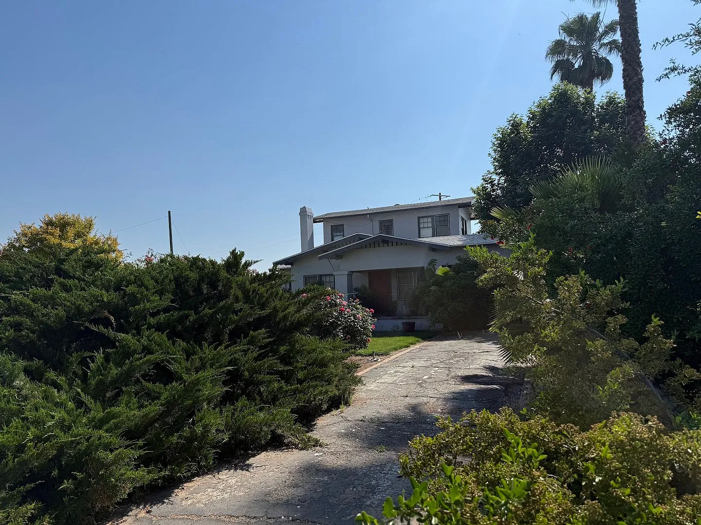 Spacious and Charming Country Home For Rent — Photo 2