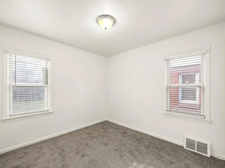 8871 Sussex St — Photo 20