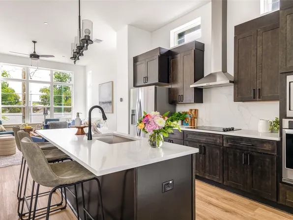 13325 Bee St #302, Farmers Branch, TX 75234