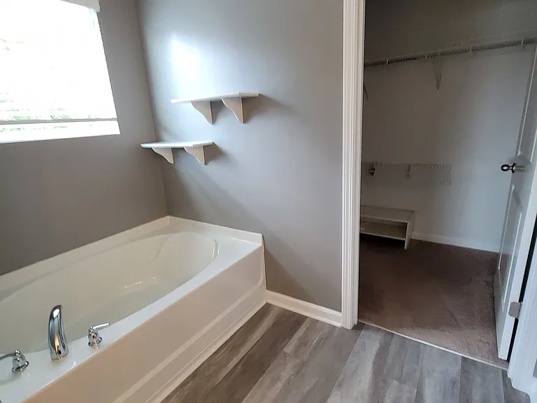 9822 Sickle Dr — Photo 7