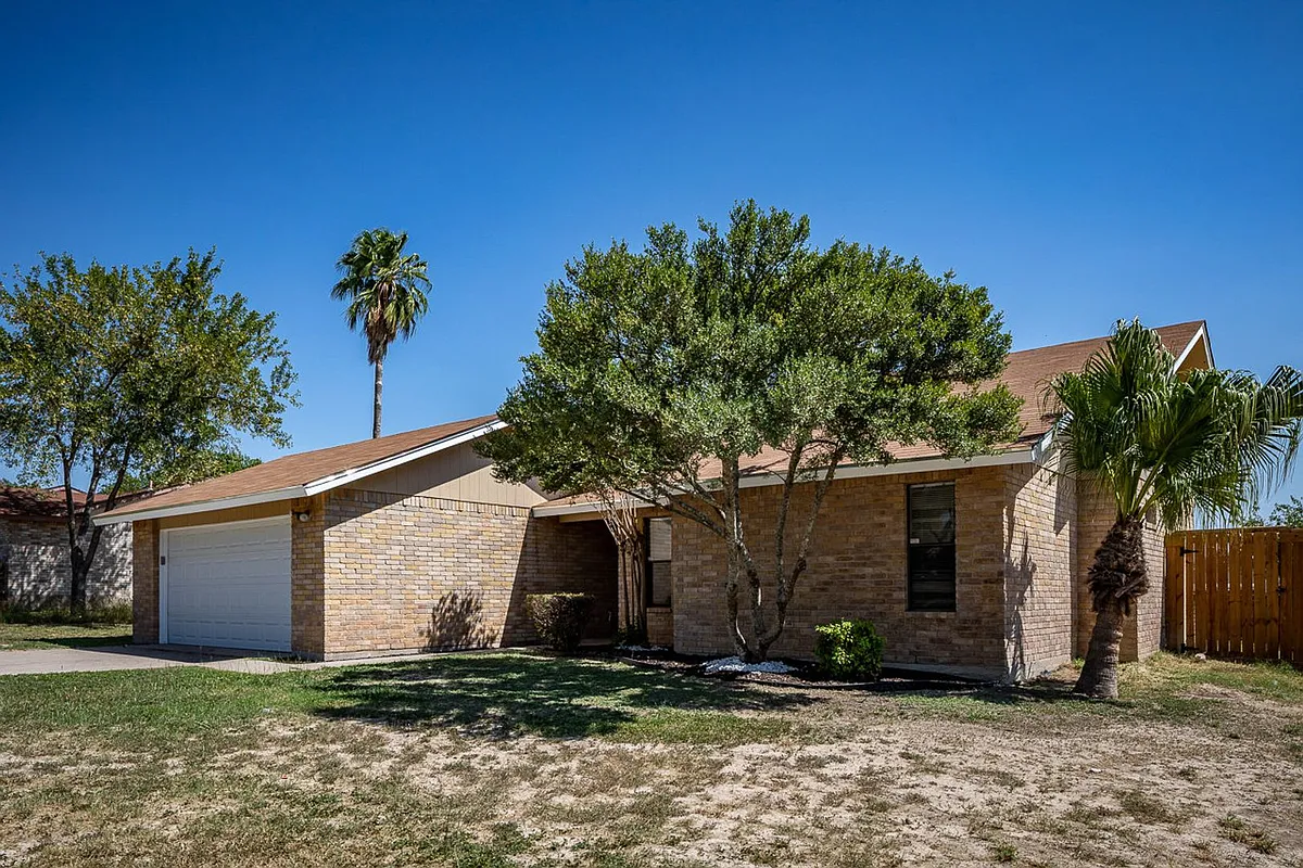 Building Photo - 210 Warbonnet Trl