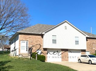 1405 SE Henley Ct, Blue Springs, MO 64014
