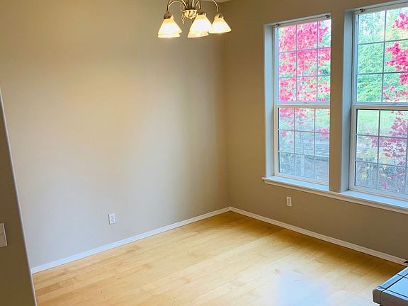 3rd image of 6015 NE Alder St