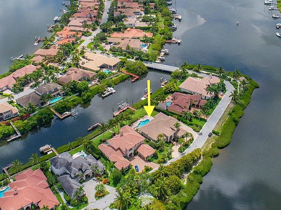 3rd image of 19089 SE Windward Island Ln