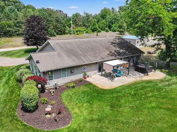 4025 21st St, Dorr, MI 49323